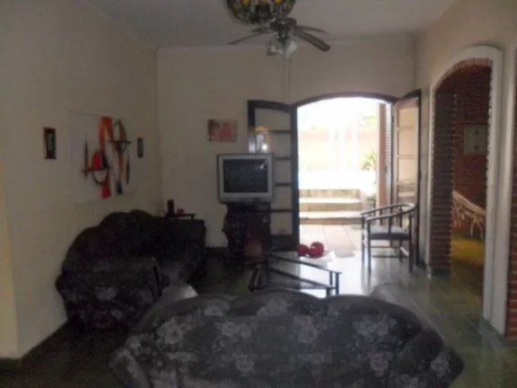 Imagem CASA EM DOIS LOTES - LADO LINHA - PISCINA