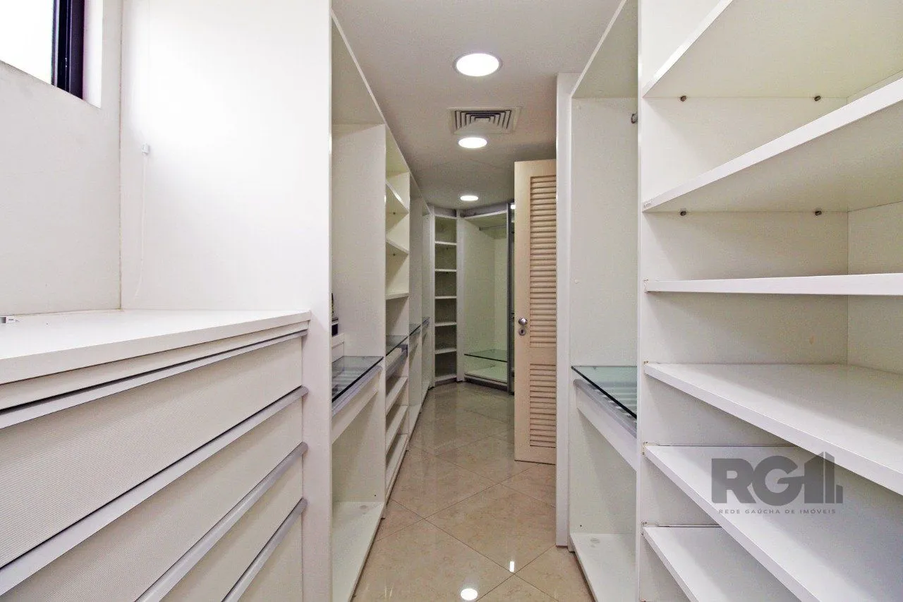 Imagem Apartamento com 4 suítes localizado no bairro Moinhos De Vento em Porto Alegre/RS.
