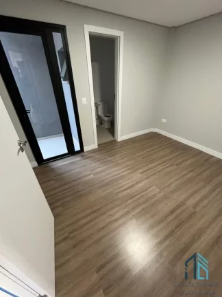 Imagem Sobrado com Ático e terraço, 03 quartos c/suíte em Condomínio no Uberaba em Curitiba PR