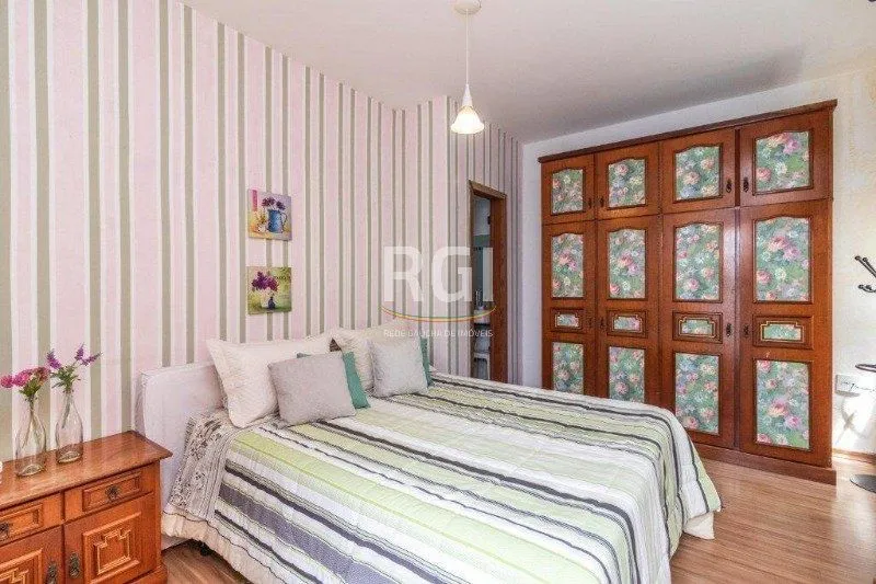 Imagem Casa para Venda - 490m², 3 dormitórios, sendo 1 suites, Floresta