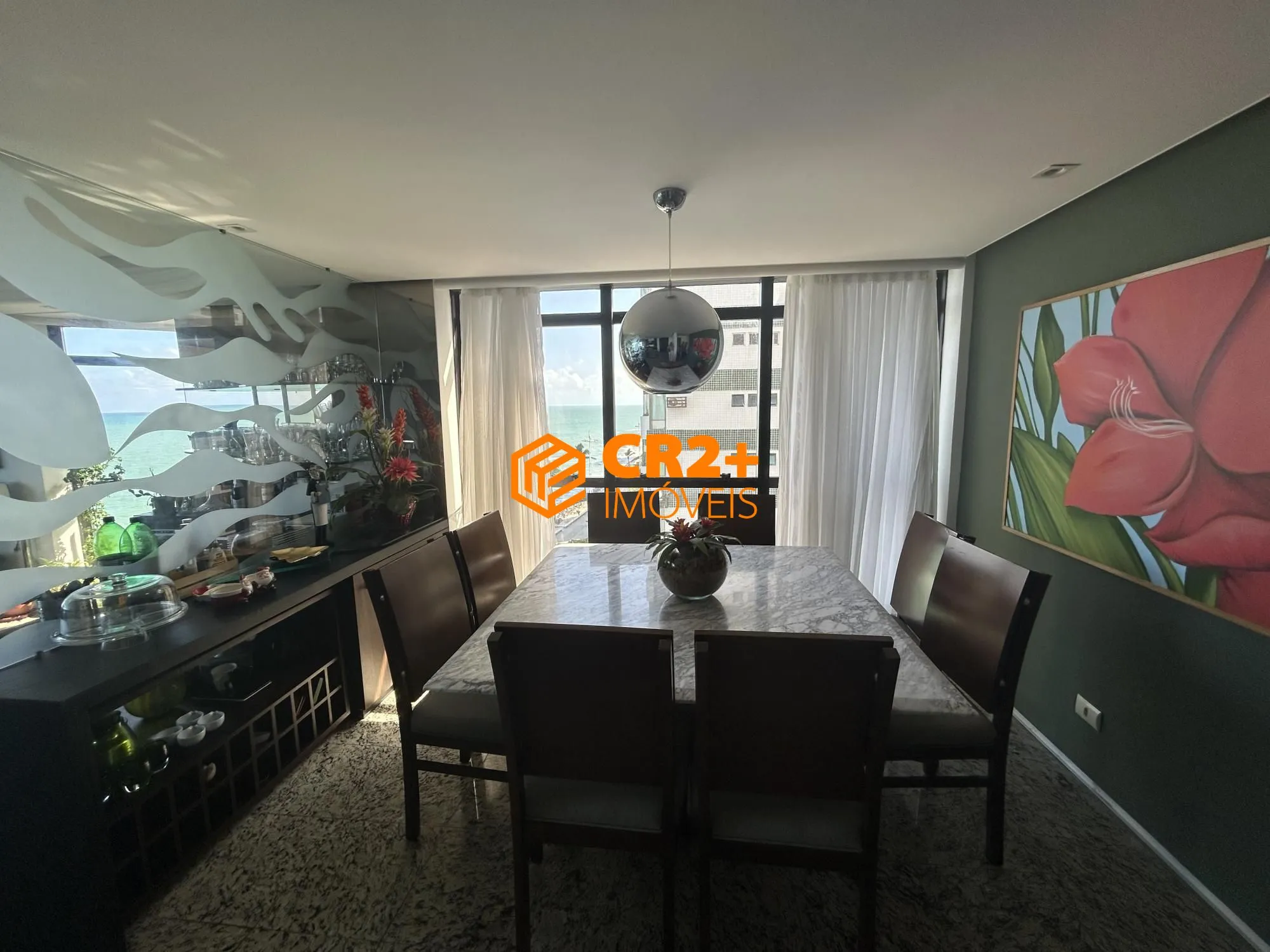 Imagem Vendo apartamento de luxo na av Boa Viagem - 200m2 - 4 quartos sendo 2 suítes e