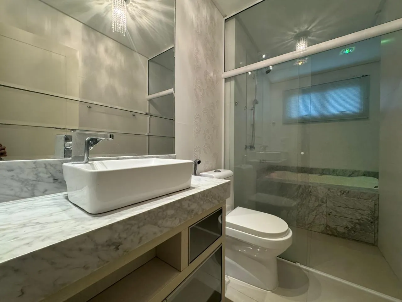 Imagem Apartamento com vista para o mar à venda com 171m2 por R$ 3.500.000,00