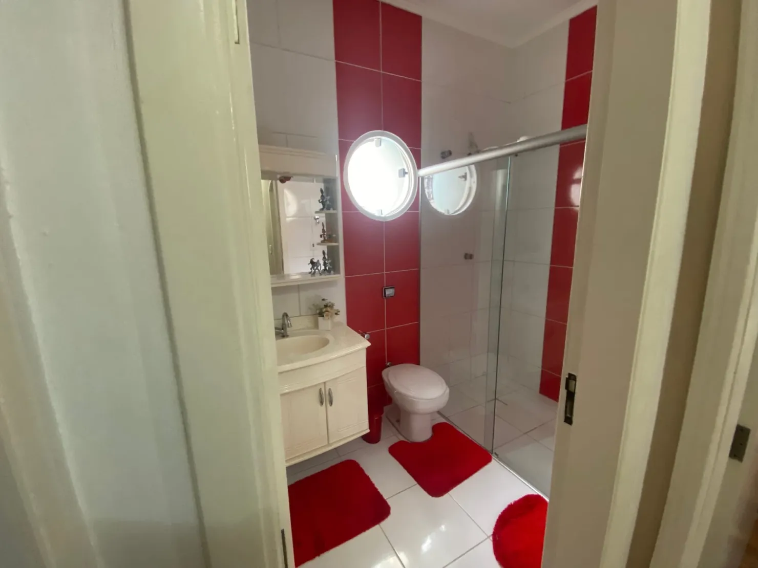 Imagem Comercial à venda 4 Quartos, 2 Suites, 4 Vagas, 136M², Centro, Aparecida - SP