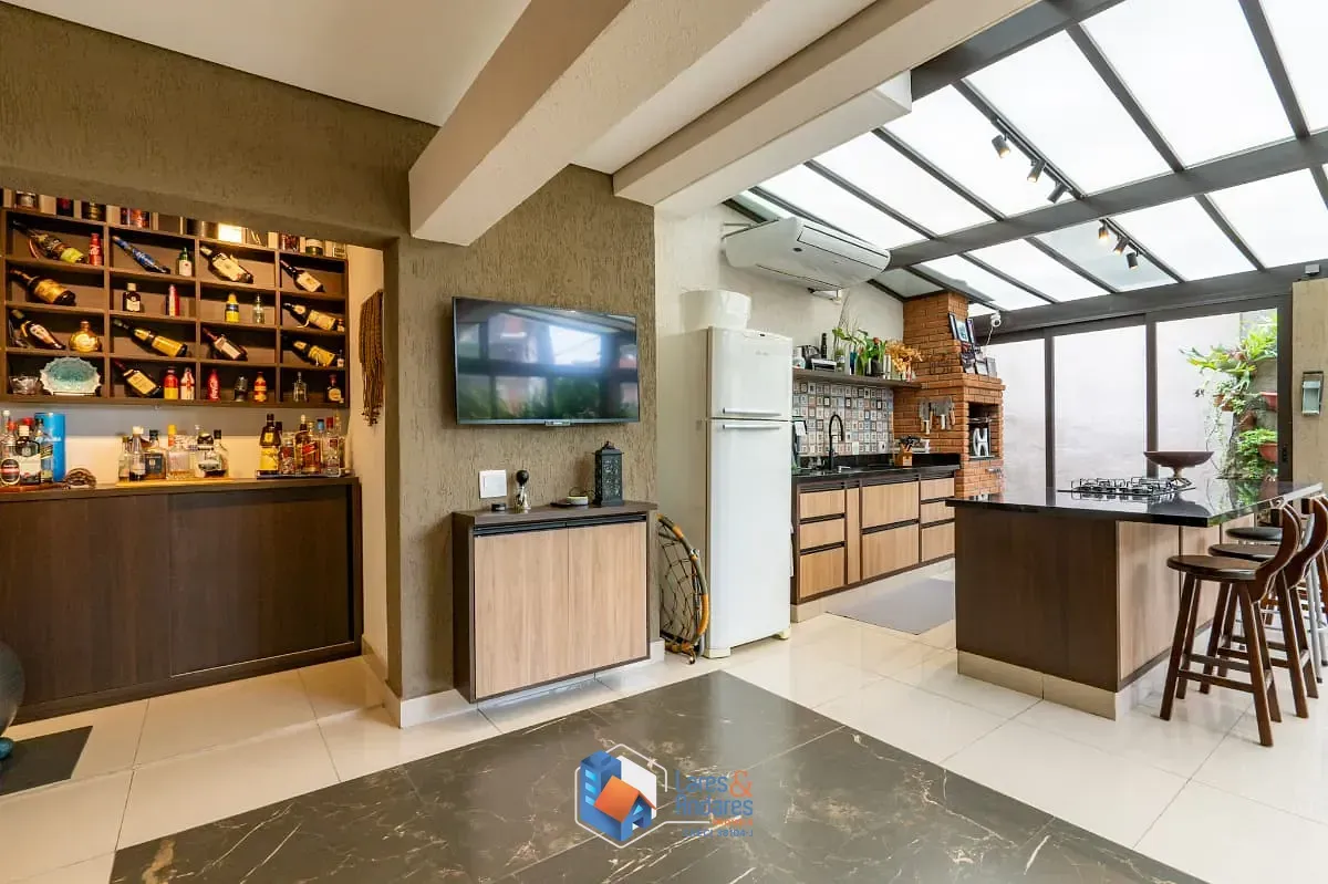 Imagem Casa para venda em Vila Suzana com 5 quartos, sendo 4 suítes, 373m²