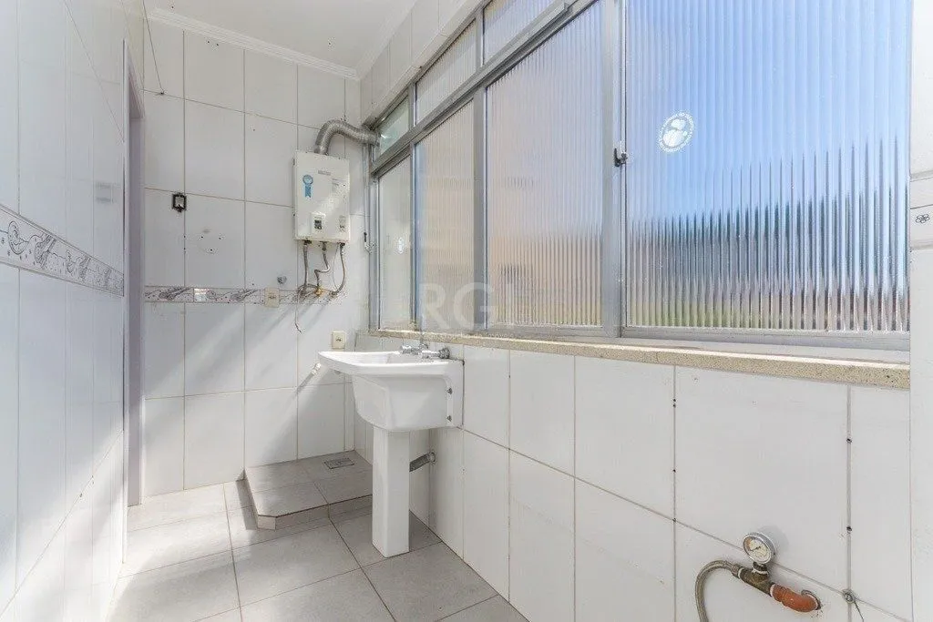 Imagem Apartamento 100m² no bairro Farroupilha - semi mobiliado, 3 dormitórios, 1 suíte e 1 vaga