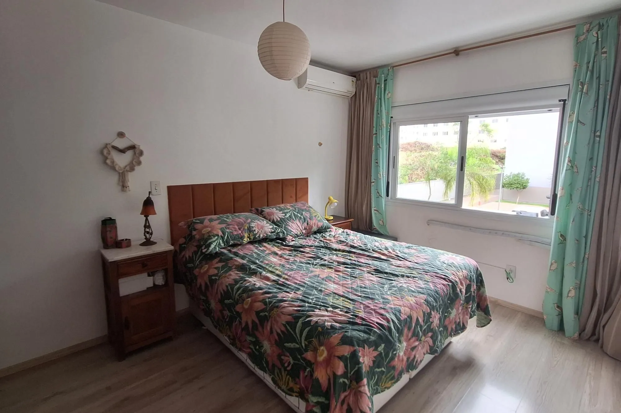 Imagem Belíssimo Apartamento com 3 dormitórios e 1 vaga de garagem no bairro Aberta dos Morros, zona sul de Porto Alegre.