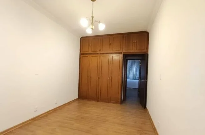 Imagem APARTAMENTO COM 03 QUARTOS, VAGA DE GARAGEM NO CENTRO!!!!!