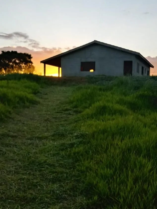 Imagem Chácara com 20.000 m² ? Bairro Barrocão, Piracaia/SP