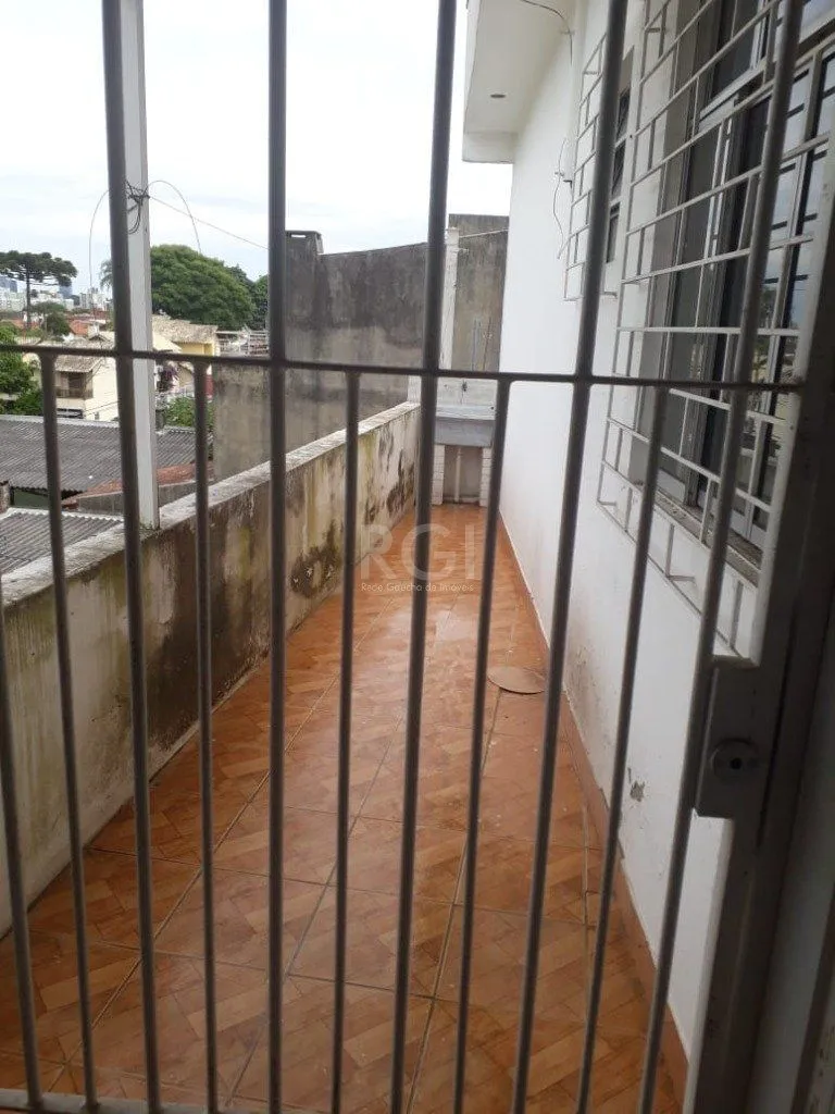 Imagem Casa para Venda - 120m², 2 dormitórios, 4 vagas - Cavalhada