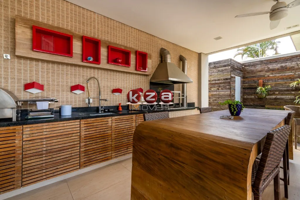 Imagem Imperdível oportunidade! Casa à venda na Enseda, Guarujá-SP, com 5 quartos, 5 suítes, 3 salas, 6 banheiros, 6 vagas de garagem e 700m².