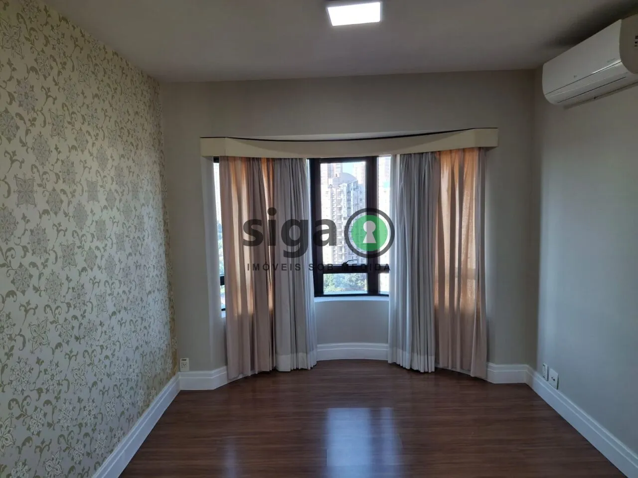 Imagem Apartamento para locação 4 dormitorios, 2 suítes, 3 vagas, 207 metros no Villaggio Panamby-Mobiliado