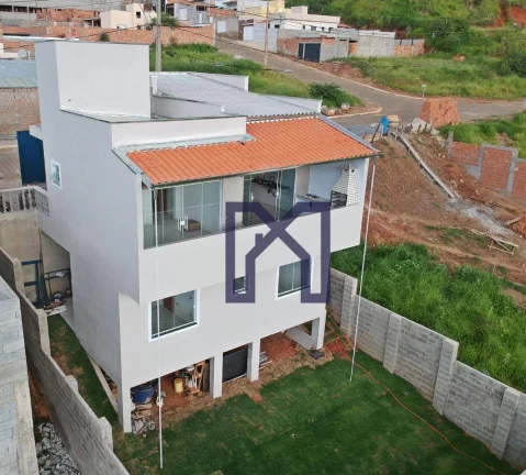 Imagem Casa com 3 dormitórios à venda, 119 m² por R$ 499.000,00 - Jardim California - Itajubá/MG