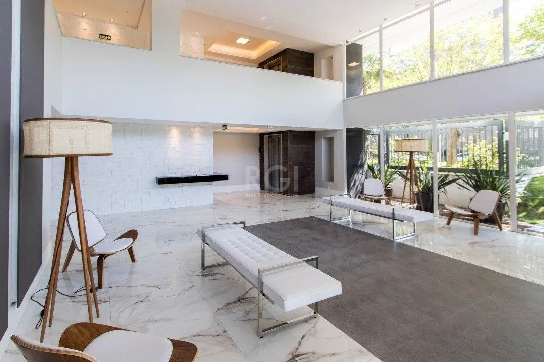 Imagem Cobertura para Venda - 230.43m², 3 dormitórios, sendo 3 suites, 2 vagas - Menino Deus