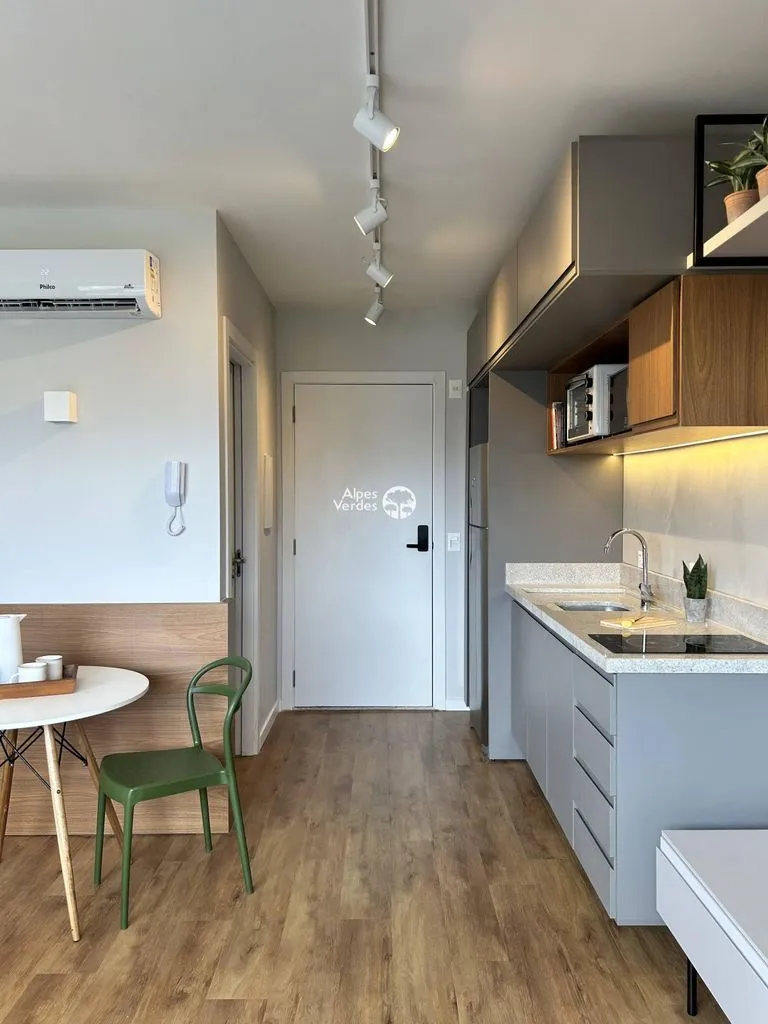 Imagem Vende-se apto mobiliado em Porto Alegre- 1 Quarto- R$550.000,00