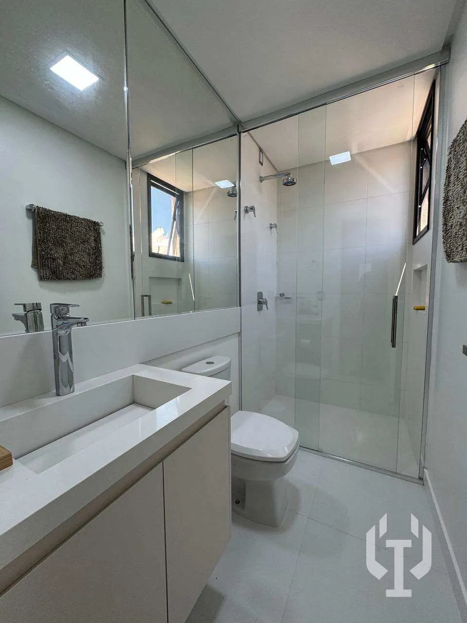 Imagem Apartamento para alugar em Itapema, Meia praia, com 4 quartos, 180m2