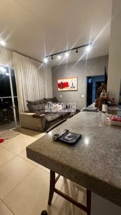Imagem Apartamento de 3 Dormitórios com Varanda Gourmet no Condomínio Edifício Santa Mônica, no bairro São Sebastião, em Uberaba