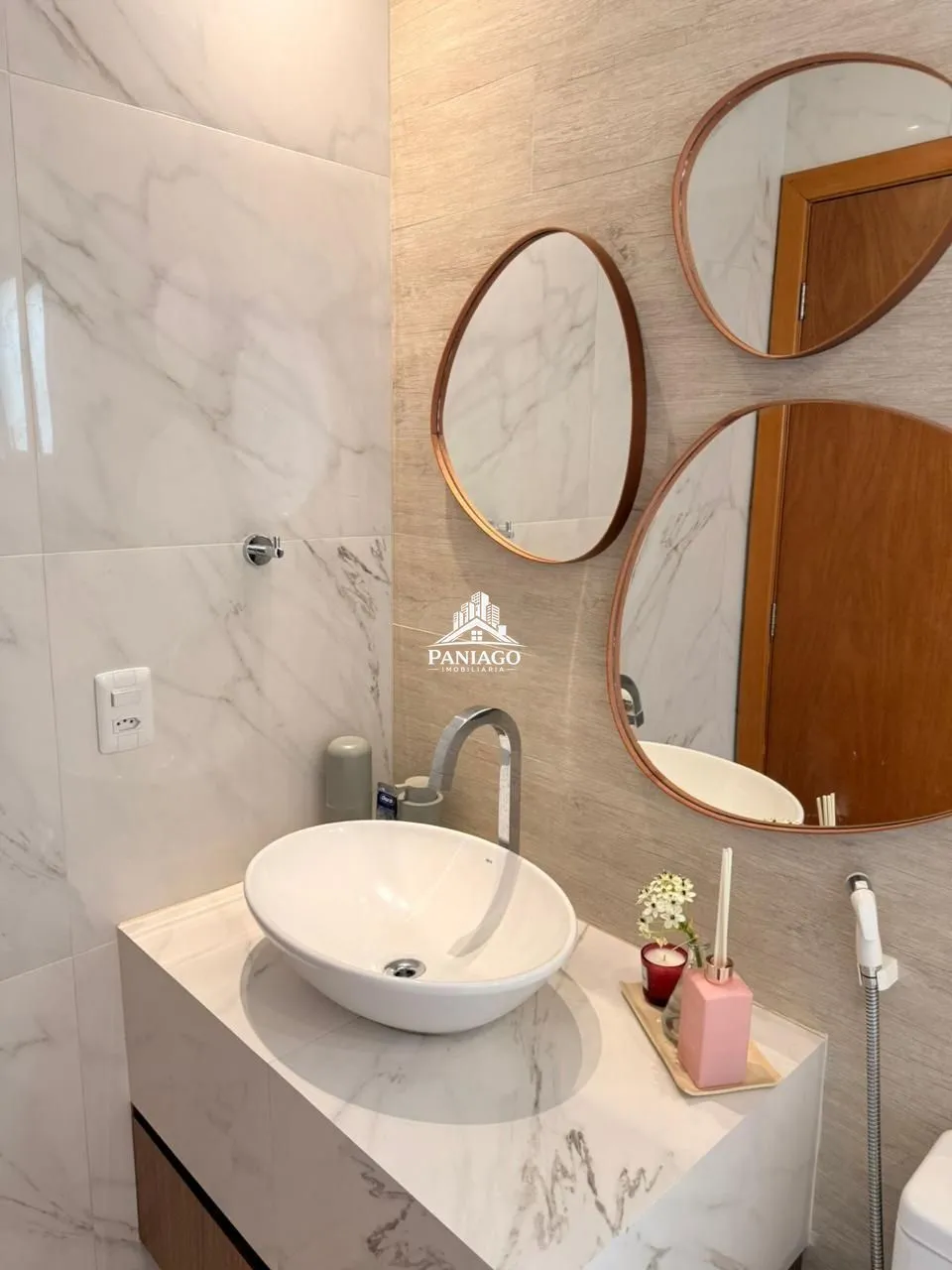 Imagem APARTAMENTO 100% MOBILIADO - ED. TORRES DO PARQUE NO BAIRRO SANTA ROSA