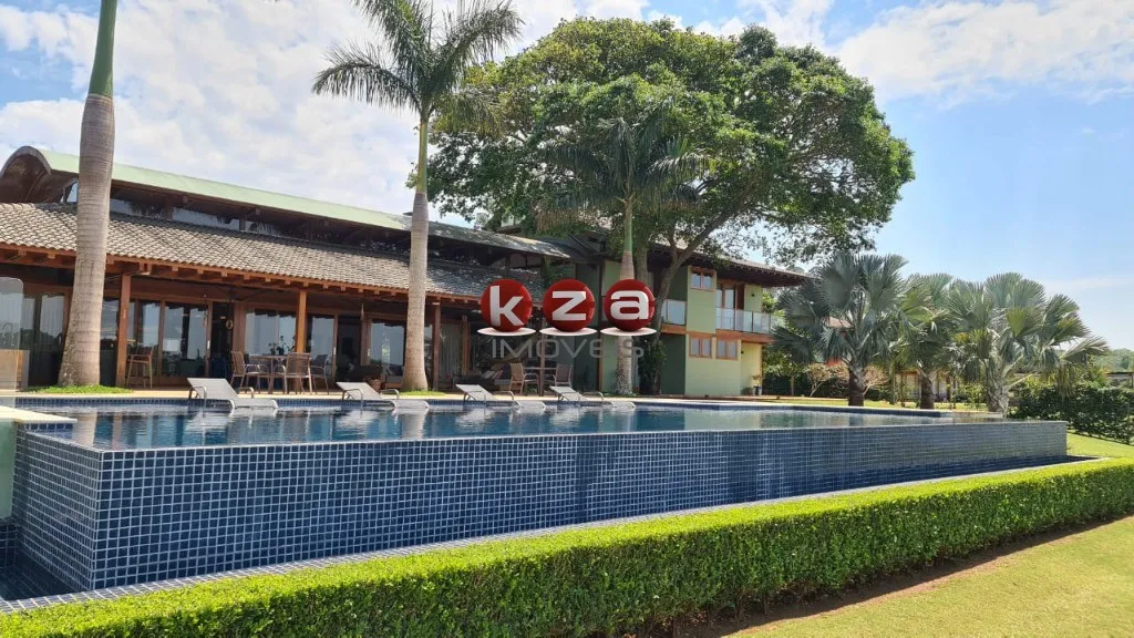 Imagem Imponente mansão de luxo no Condomínio Quinta do Lago em Avaré-SP: 6 quartos, 6 suítes, 4 salas, 8 banheiros, 10 vagas de garagem, 1.096m² de área.