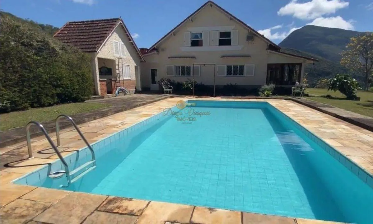 Imagem Casa em Condomínio para Venda em Teresópolis / RJ no bairro Fazenda Alpina