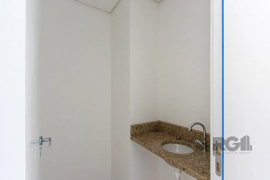 Imagem Cobertura para Venda - 214.34m², 3 dormitórios, sendo 3 suites, 2 vagas - Tristeza