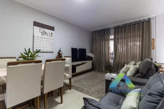 Foto do imóvel Sobrado à venda com 3 dormitórios e 2 vagas na Vila das Mercês/SP!