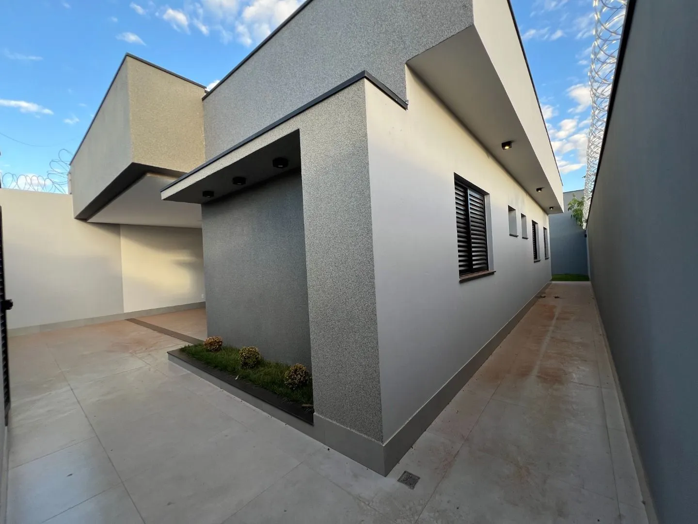Imagem Casa com 3 dormitórios à venda, 112 m² por R$ 590.000,00 - Jardim Vitória - Patos de Minas/MG