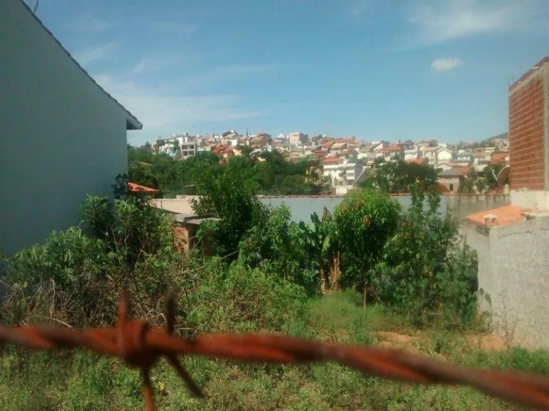 Foto do imóvel Terreno à venda em Valinhos-SP, Jardim Pinheiros, 308m² de área