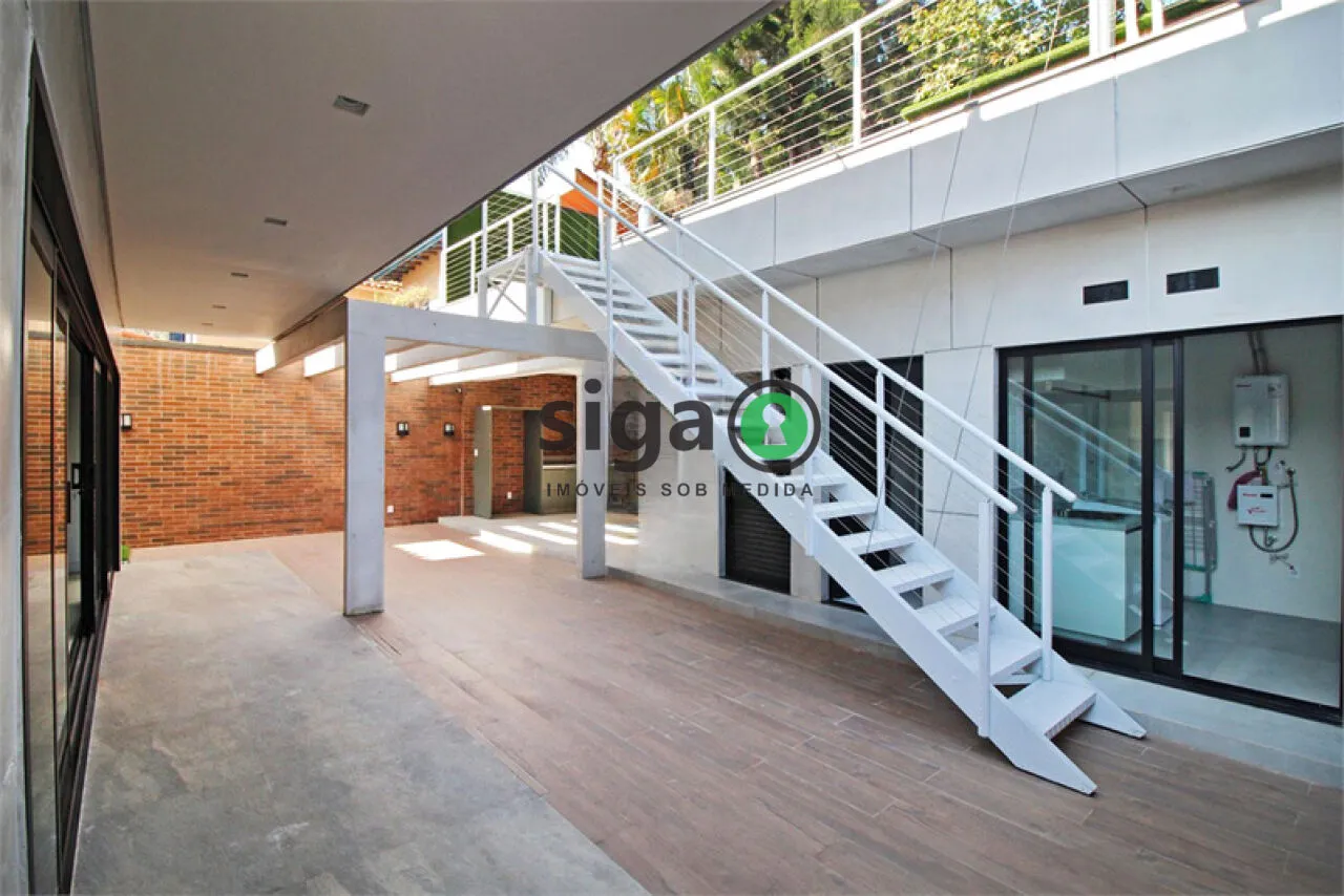 Imagem Sobrado Alto Padrão no Jardim Europa de 4 quartos com 6 Vagas - 510m² à Venda.