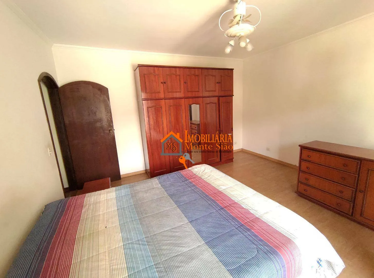 Imagem Sobrado com 2 dormitórios à venda, 250 m² por R$ 739.000,00 - Vila Barros - Guarulhos/SP