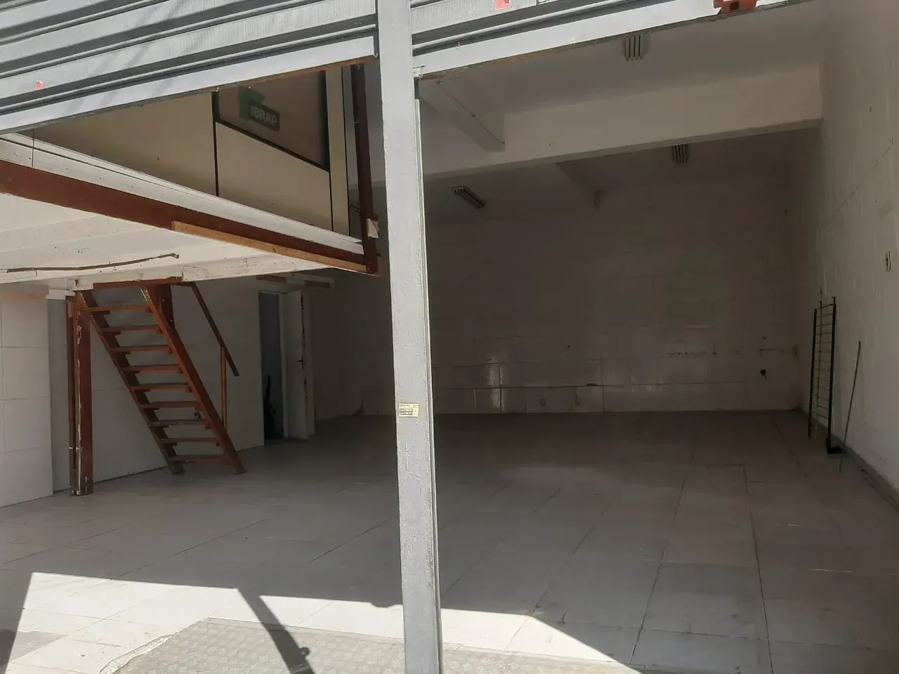 Foto do imóvel: Loja para Alugar, 90 m² em Jardim Peri Peri