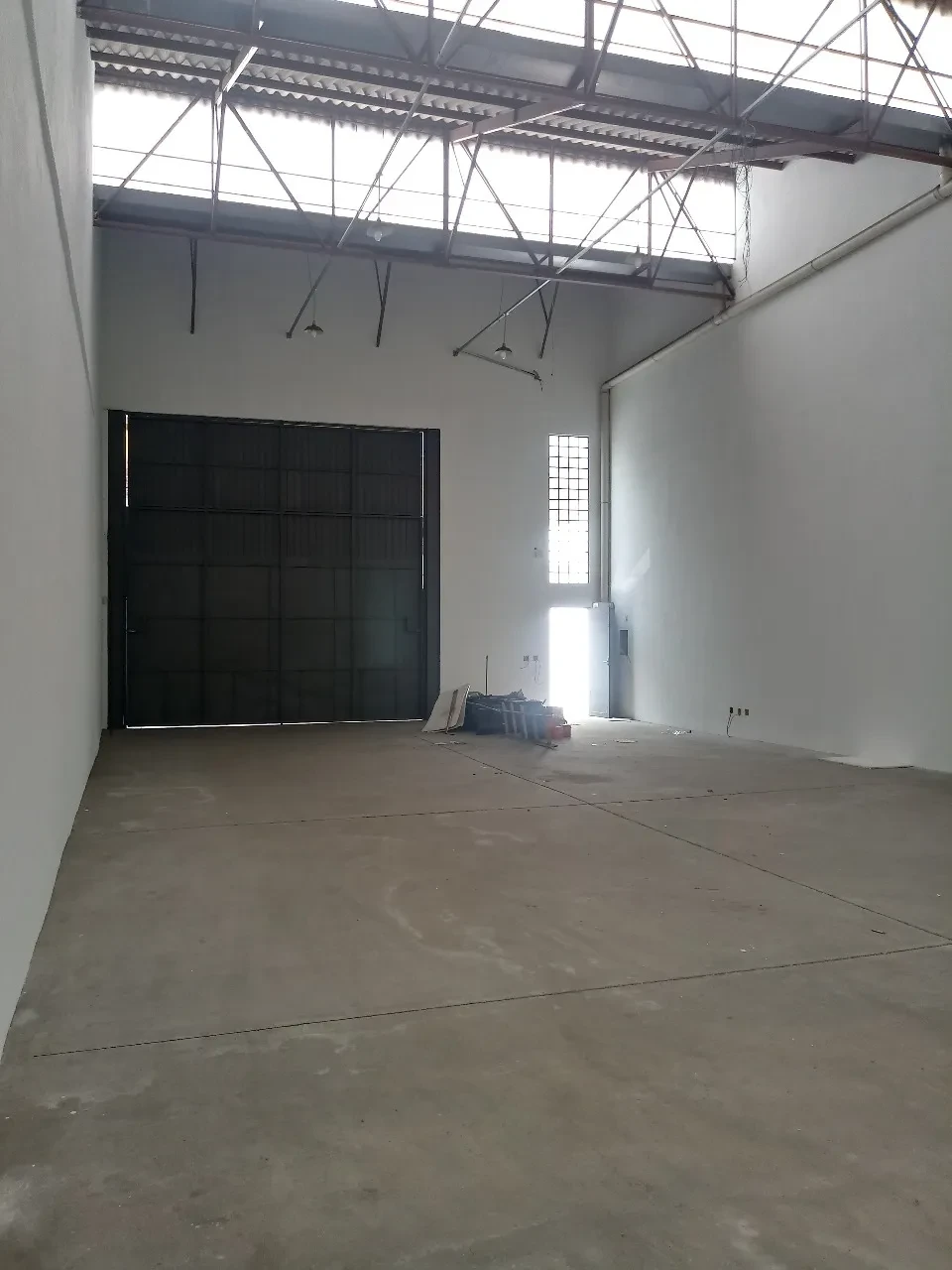 Imagem Galpão para Alugar, 330 metros em Jardim Jaraguá (São Domingos) - São Paulo
