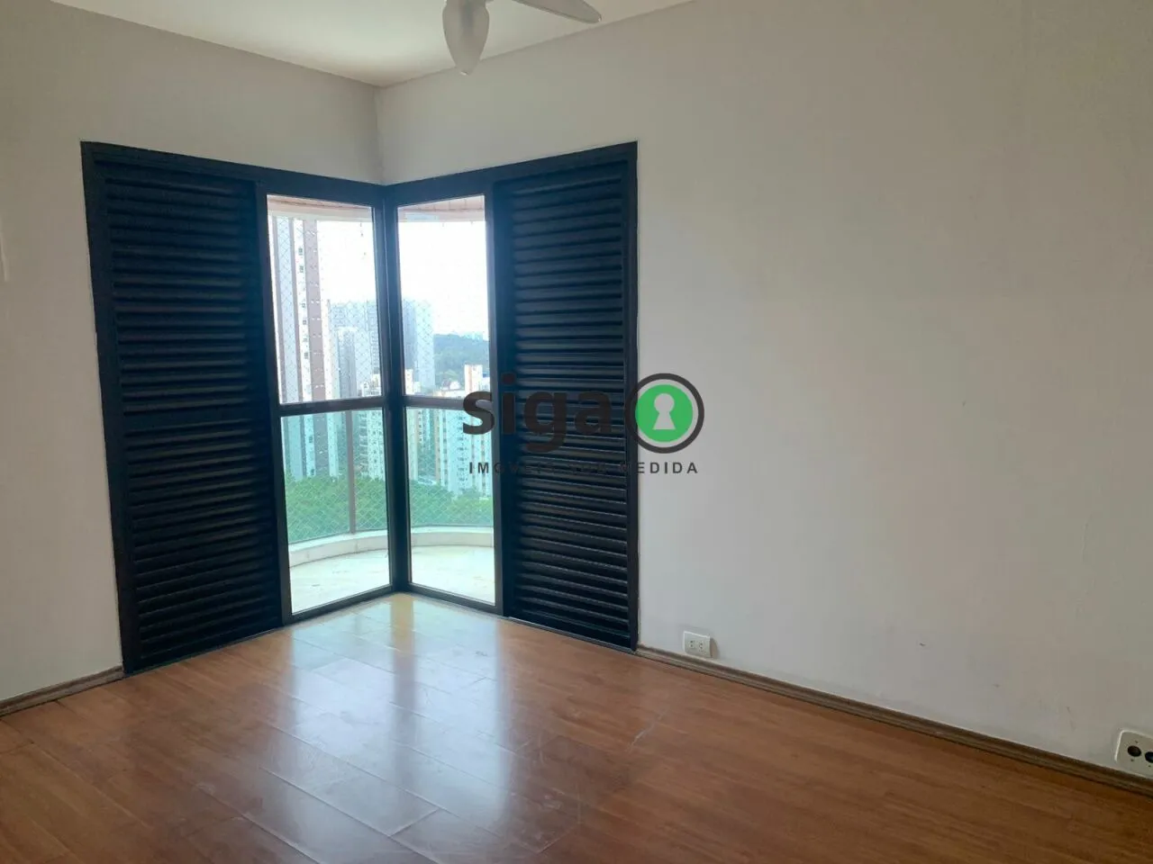 Imagem VENDE no Morumbi (Vila Suzana) Apartamento com 4 suítes, 4 Vagas + Depósito