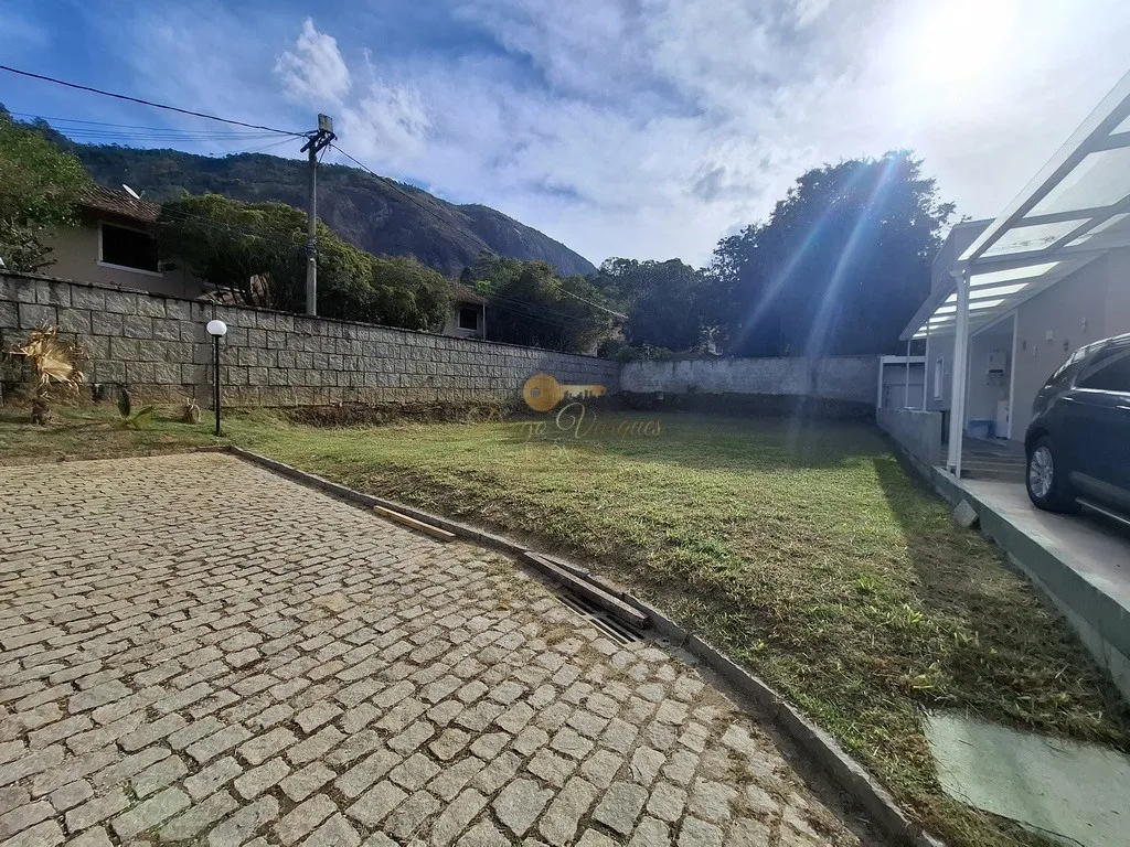 Imagem Terreno em Condomínio para Venda em Teresópolis / RJ no bairro Parque do Imbui