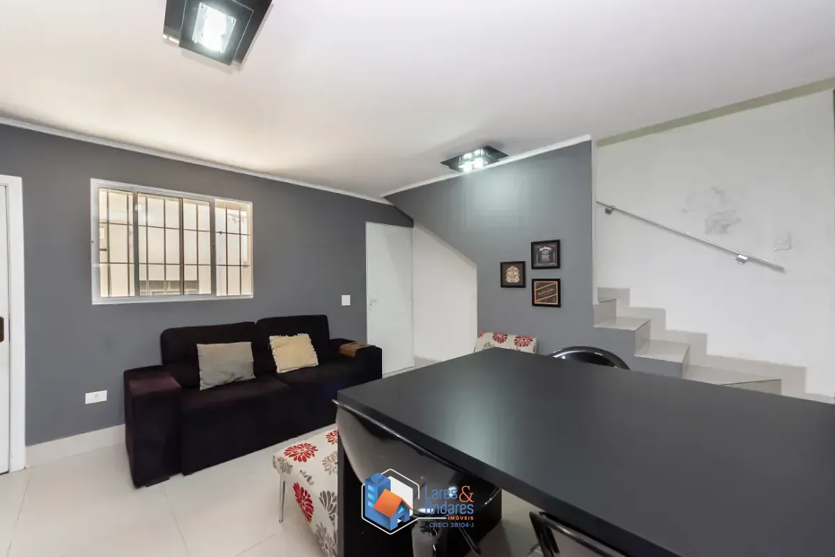 Imagem Sobrado para venda em Vila Zat com 4 quartos, sendo 2 suítes, 300m²