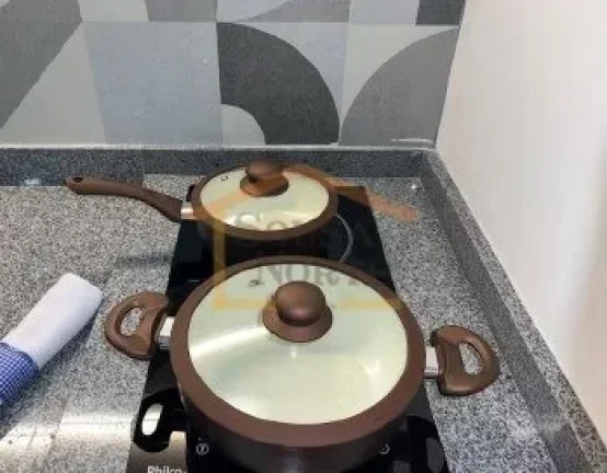 Imagem Apartamento com 1 dormitório, cozinha, banheiro, 26m².

Condomínio com lavanderia, salão de fest...