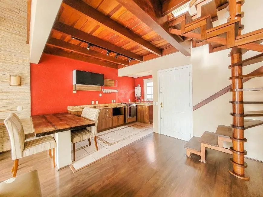 Imagem Apartamento 94m² - semi mobiliado, 2 dormitórios, 1 suíte, terraço e 2 vagas de garagem no Moinhos de Vento