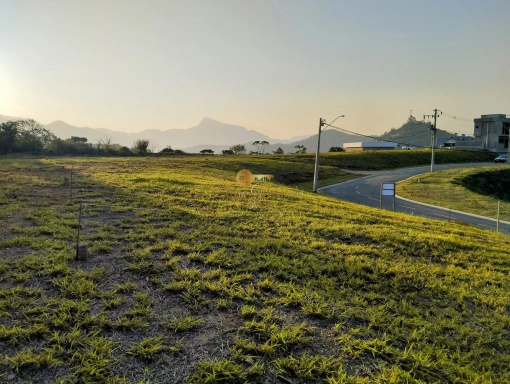 Imagem Terreno em Condomínio para Venda em Teresópolis / RJ no bairro Ermitage