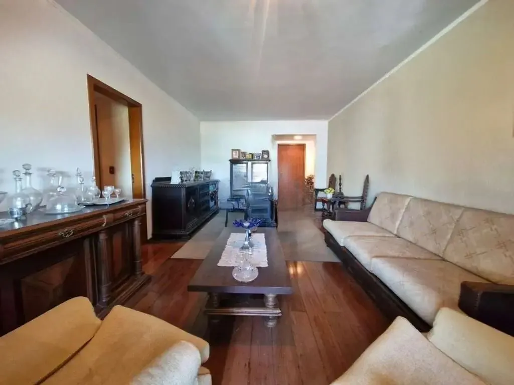 Imagem Apartamento semimobiliado no bairro Tristeza, com 3 dormitórios, 01 suíte, e 105m² Privativos!!!