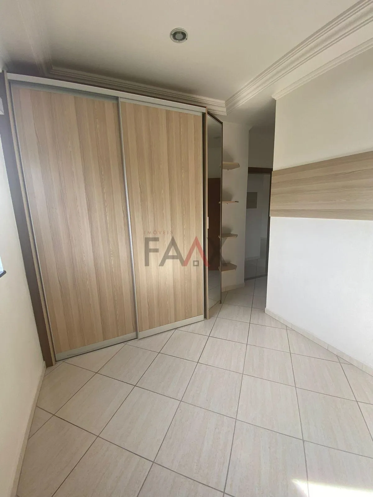 Imagem Excelente apartamento semi-mobiliado à venda, no TRIANON, GUARAPUAVA -PR