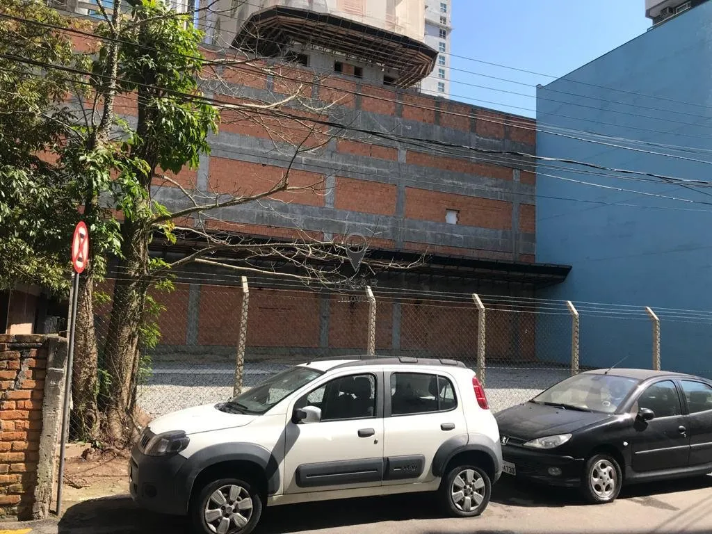 Imagem Dois terrenos com 264m² cada, na Costa brava. Próximo a Avenida Brasil e ao Rio Camboriú. A 400m ...