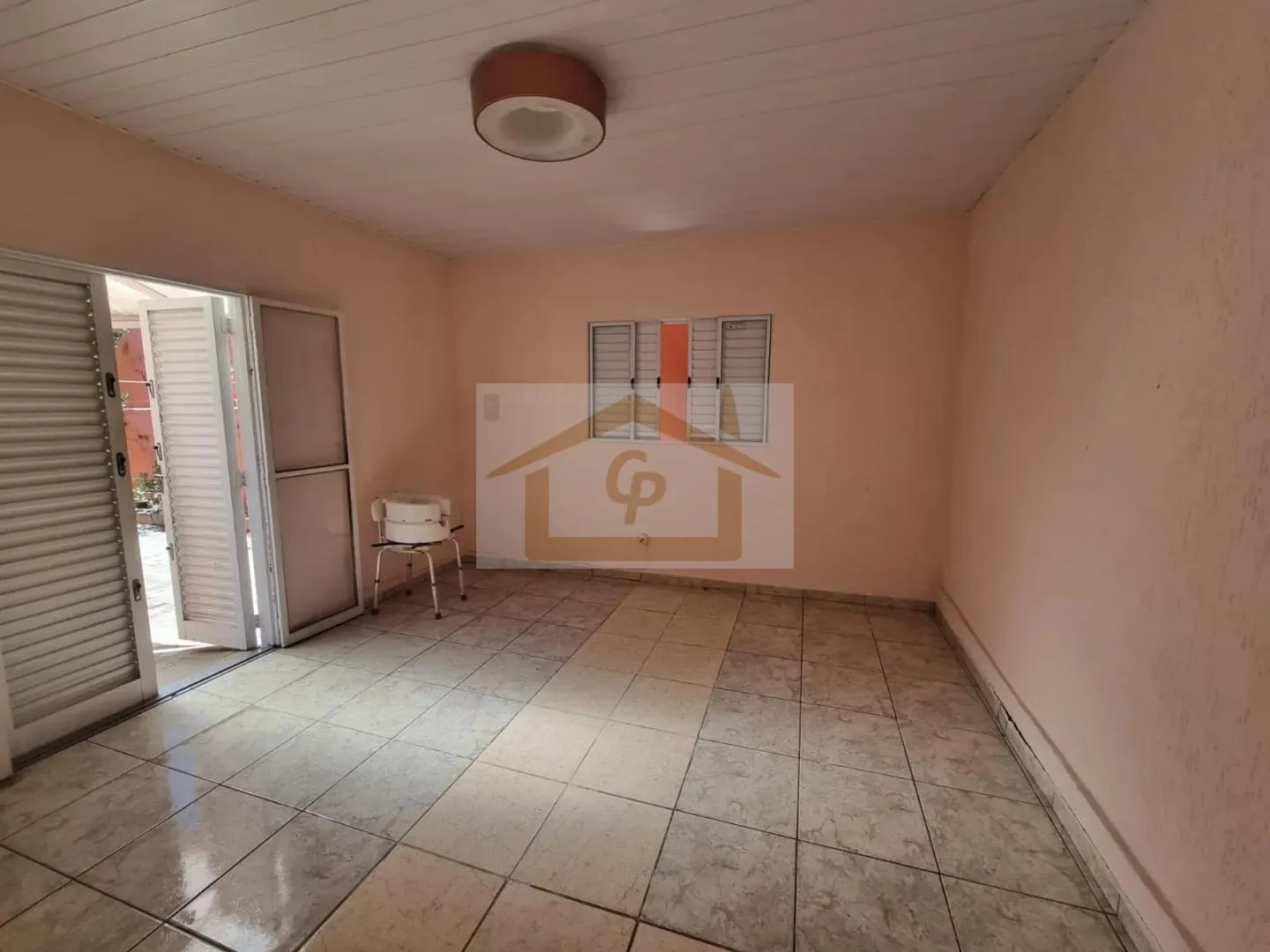 Imagem Casa Térrea Isolada com Amplo Quintal no Residencial Jardim das Flores - Granja Viana