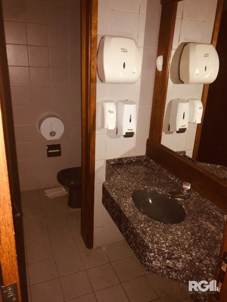 Imagem Sala comercial espaçosa, com uma vista deslumbrante para o Guaíba