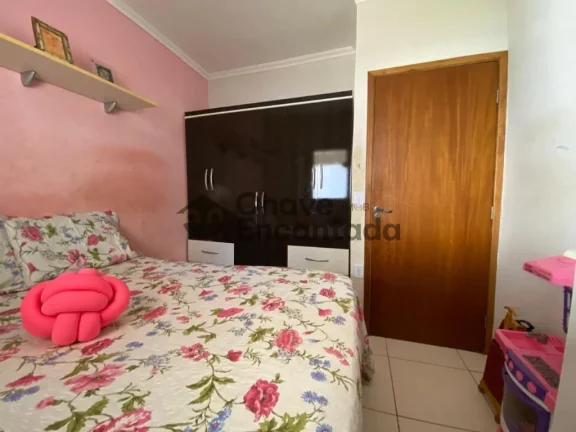 Imagem Casa com entrada paisagistica e area de lazer completa.