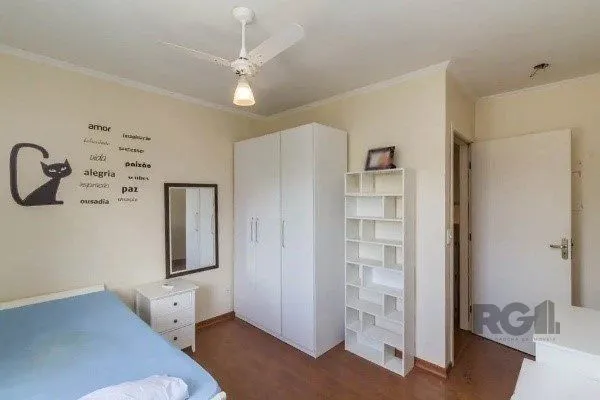 Imagem Vende-se belo sobrado com 3 quartos com suíte e 3 vagas cobertas - 182m² - Vila Ipiranga