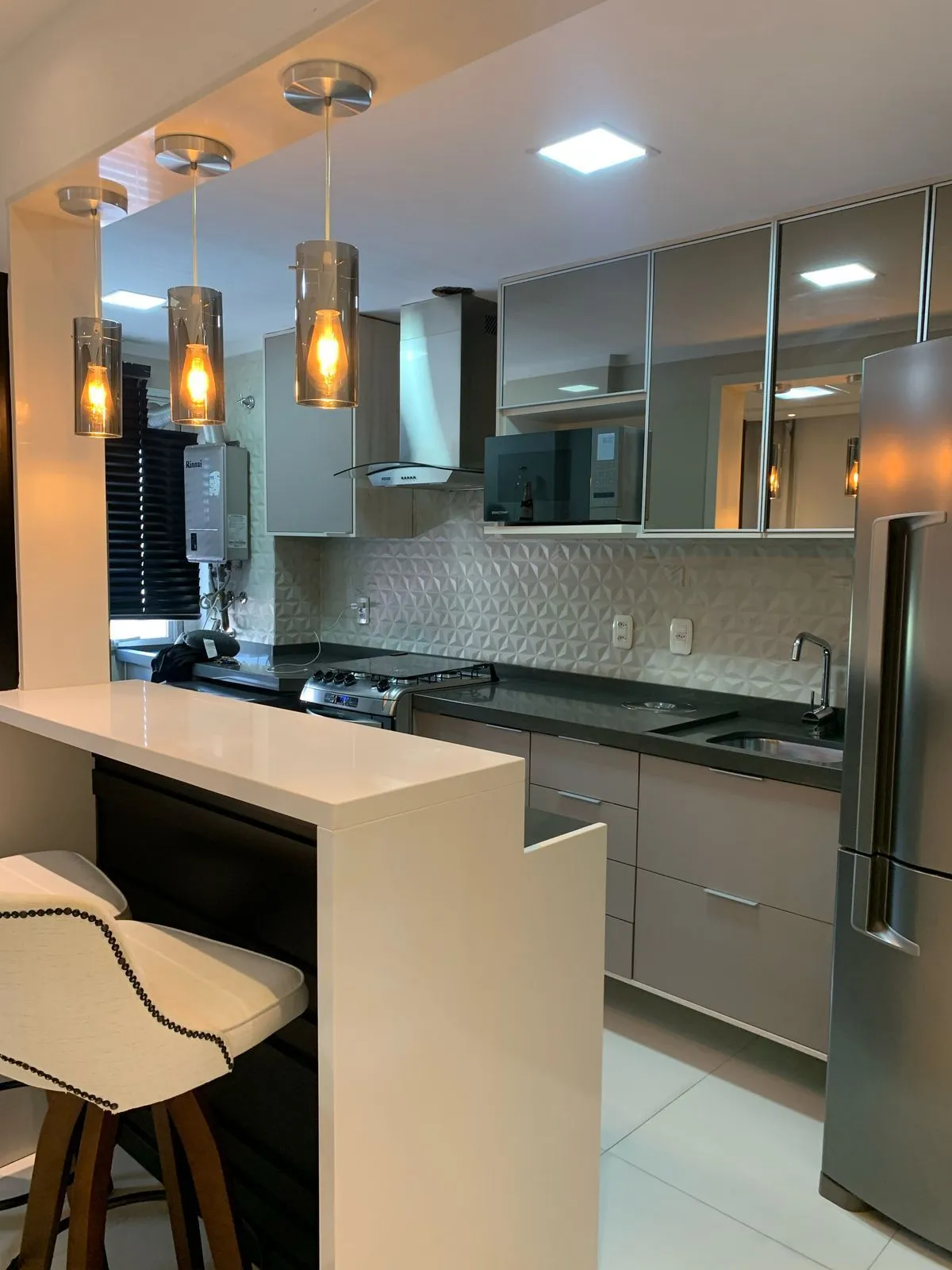 Imagem Apartamento com 2 quartos à venda na Rua Guilherme Alves, 617, Partenon