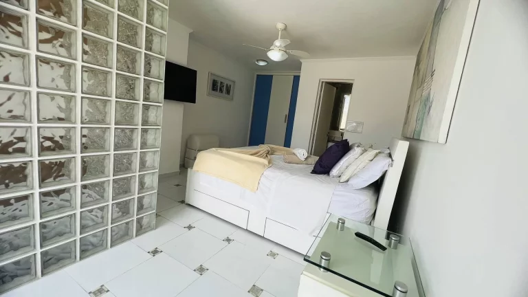 Imagem Flat à venda Riviera módulo 6 andar alto finamente decorado