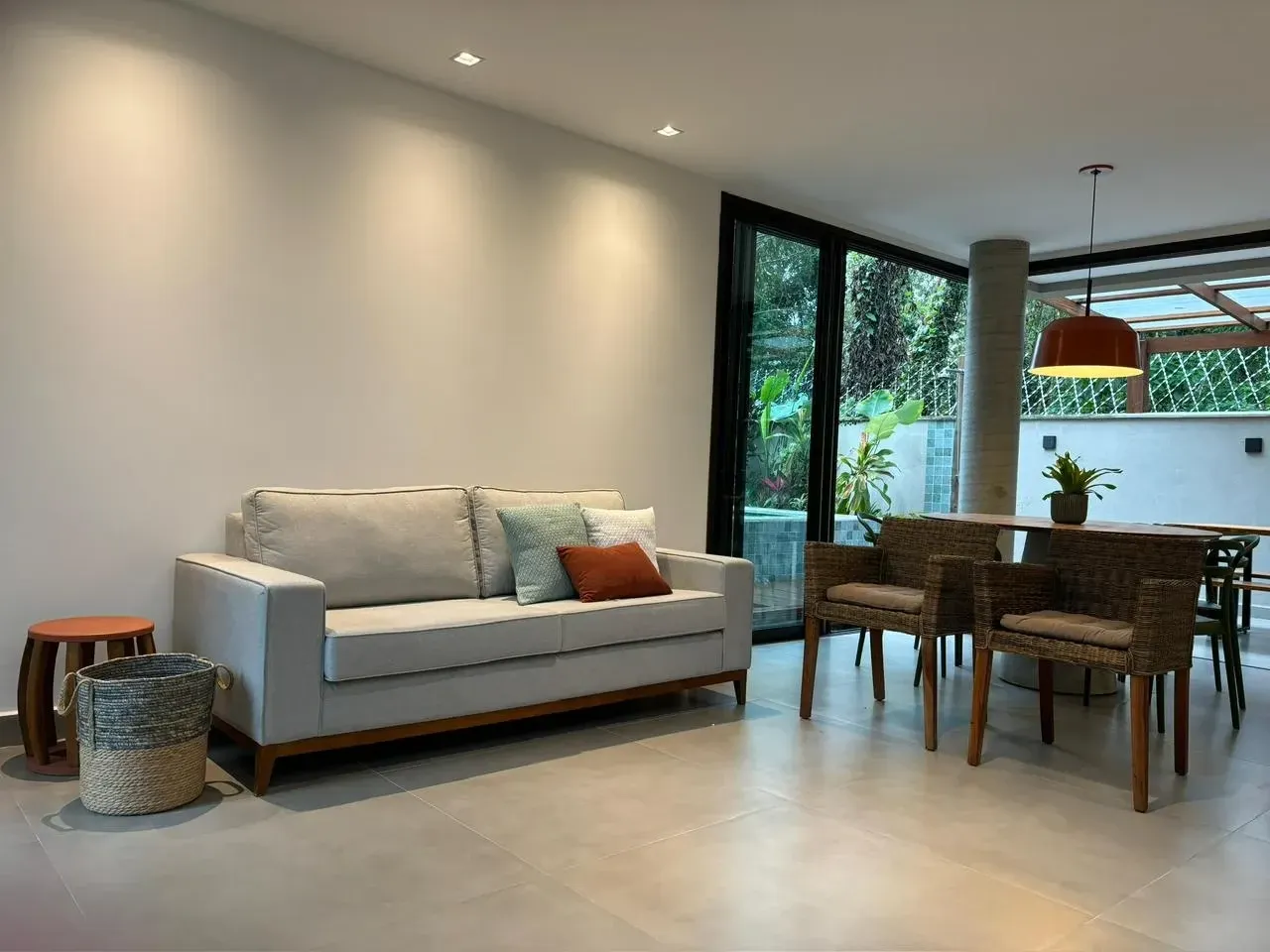 Imagem Casa de Condomínio com 4 Quartos à Venda, 202 m² em Bairro de Camburi - São Sebastião