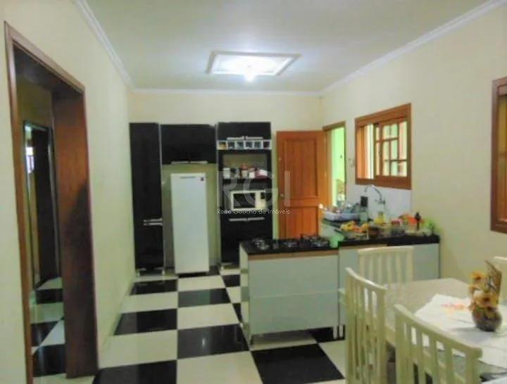 Imagem Casa para Venda - 166m², 3 dormitórios, sendo 1 suites, 4 vagas - Vila Márcia
