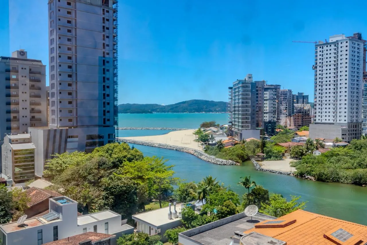 Imagem Apartamento com vista para o mar à venda com 200m2 por R$ 5.500.000,00