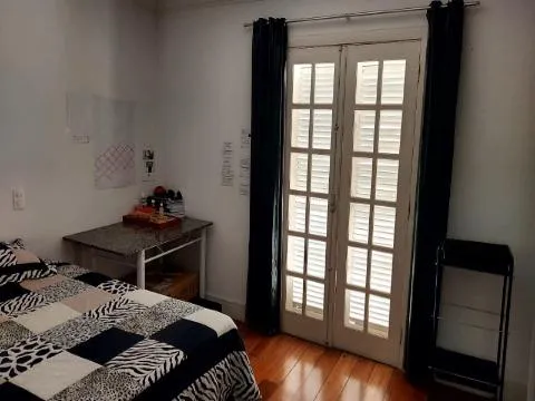 Imagem VENDA DE SOBRADO NO CONDOMÍNIO ARUJAZINHO IV, EM ARUJÁ/SP, 200m² com 5 suítes, ambientes claros, churrasqueira e vista privilegiada. CONSULTE-NOS